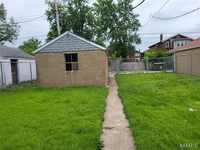 5806 Woodland Avenue, St Louis, MO 63120