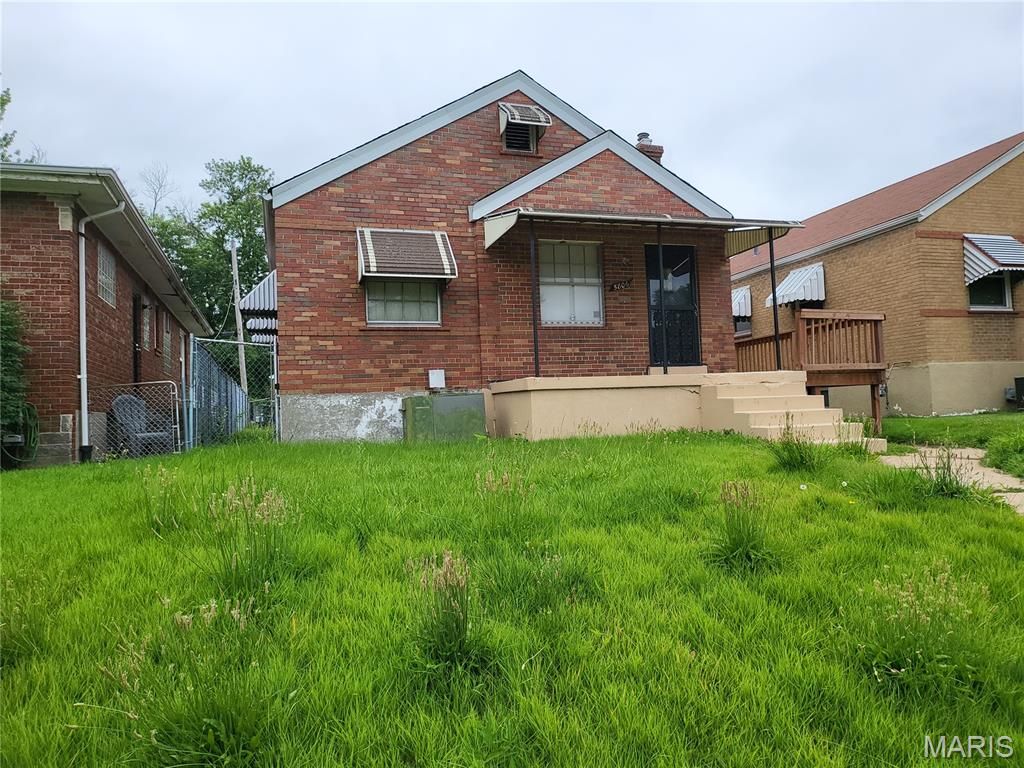 5806 Woodland Avenue, St Louis, MO 63120