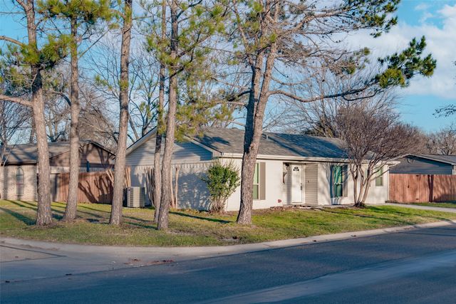 1717 Meadow Oak Street, Denton, TX 76209