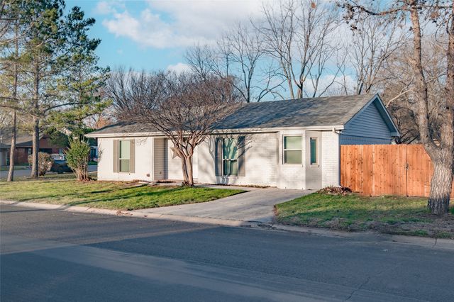 1717 Meadow Oak Street, Denton, TX 76209