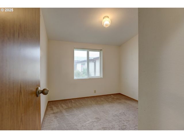 950 POMONA St 127, The Dalles, OR 97058