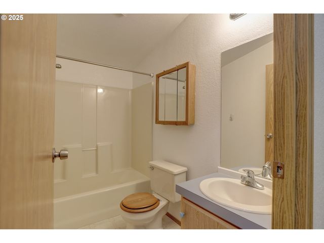 950 POMONA St 127, The Dalles, OR 97058