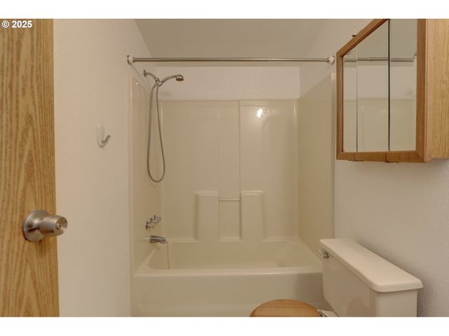 950 POMONA St 127, The Dalles, OR 97058