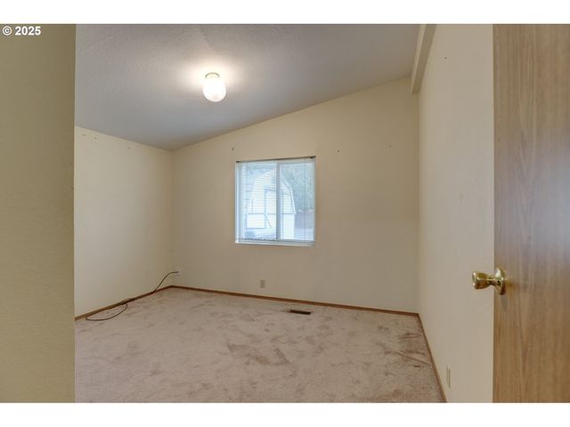 950 POMONA St 127, The Dalles, OR 97058