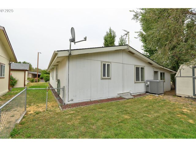 950 POMONA St 127, The Dalles, OR 97058