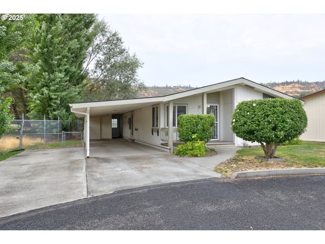 950 POMONA St 127, The Dalles, OR 97058