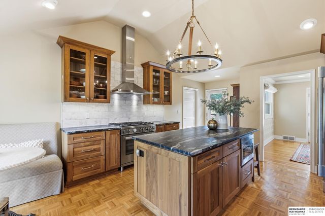 207 S 95th Street, Omaha, NE 68114