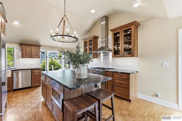 207 S 95th Street, Omaha, NE 68114