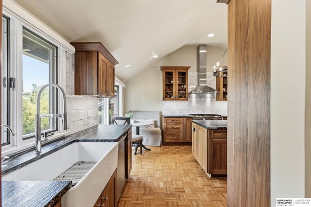 207 S 95th Street, Omaha, NE 68114