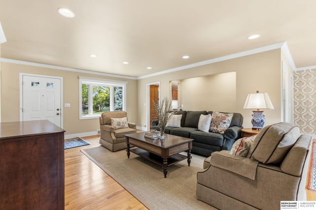 207 S 95th Street, Omaha, NE 68114