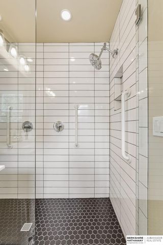 207 S 95th Street, Omaha, NE 68114