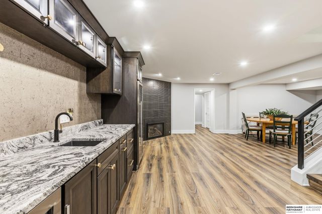 207 S 95th Street, Omaha, NE 68114