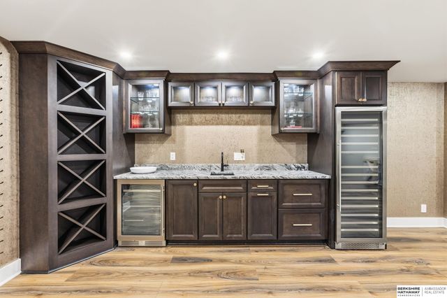 207 S 95th Street, Omaha, NE 68114