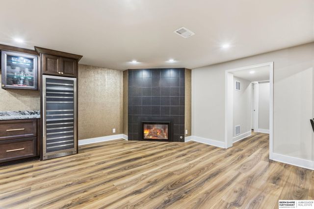 207 S 95th Street, Omaha, NE 68114