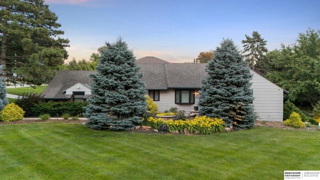 207 S 95th Street, Omaha, NE 68114