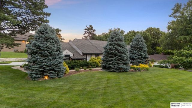 207 S 95th Street, Omaha, NE 68114