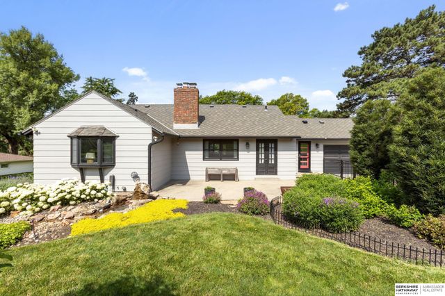 207 S 95th Street, Omaha, NE 68114