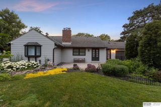 207 S 95th Street, Omaha, NE 68114