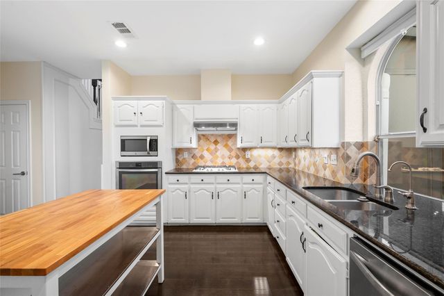 1819 Sandalwood Lane, Grapevine, TX 76051