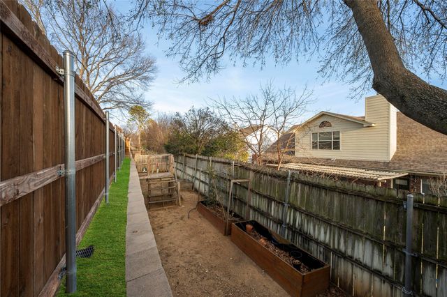 1819 Sandalwood Lane, Grapevine, TX 76051