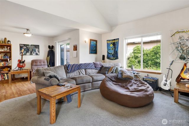 341 S French Avenue, Arlington, WA 98223