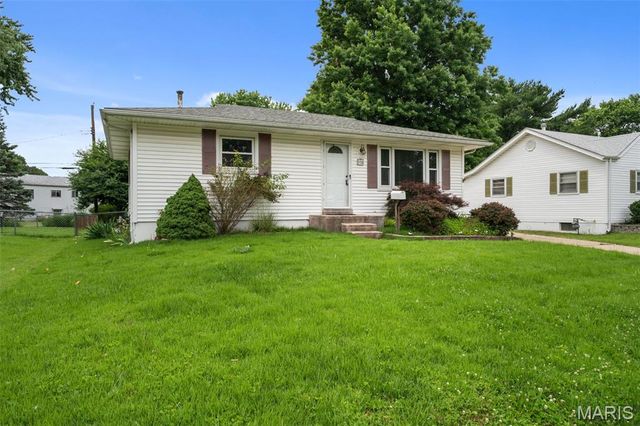 335 S Saint Charles Street, Florissant, MO 63031