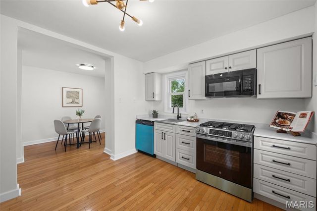 335 S Saint Charles Street, Florissant, MO 63031