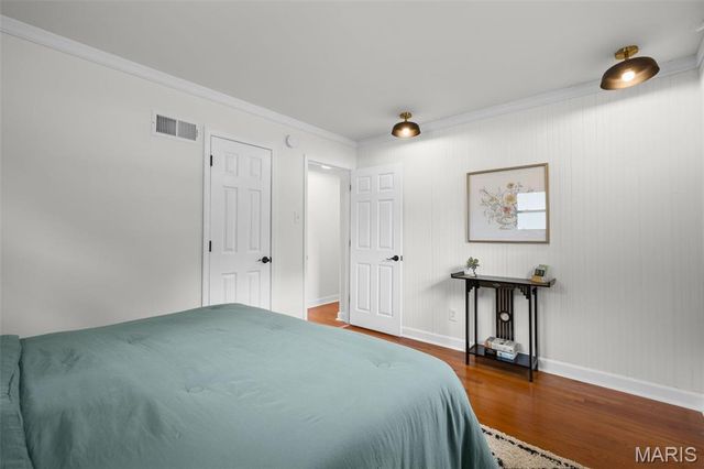 335 S Saint Charles Street, Florissant, MO 63031