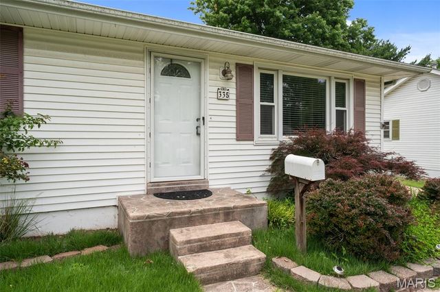 335 S Saint Charles Street, Florissant, MO 63031