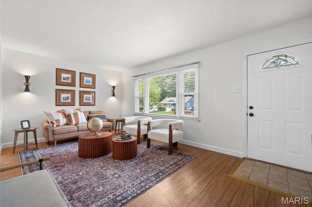 335 S Saint Charles Street, Florissant, MO 63031
