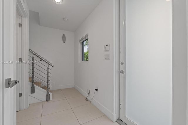 9161 NW 33rd St, Doral, FL 33172