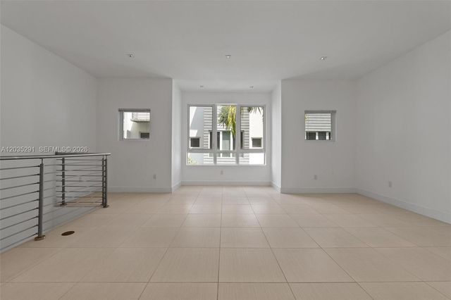 9161 NW 33rd St, Doral, FL 33172