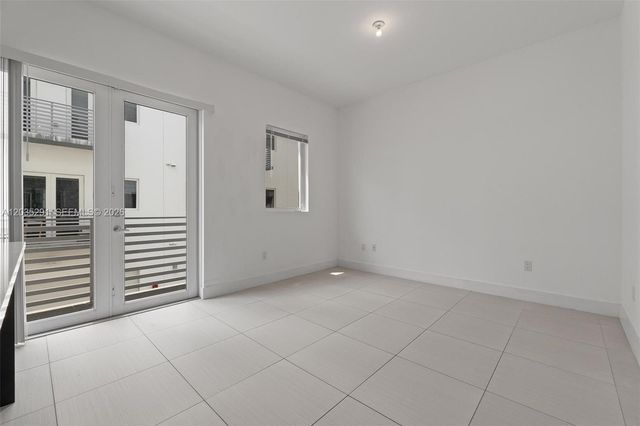 9161 NW 33rd St, Doral, FL 33172