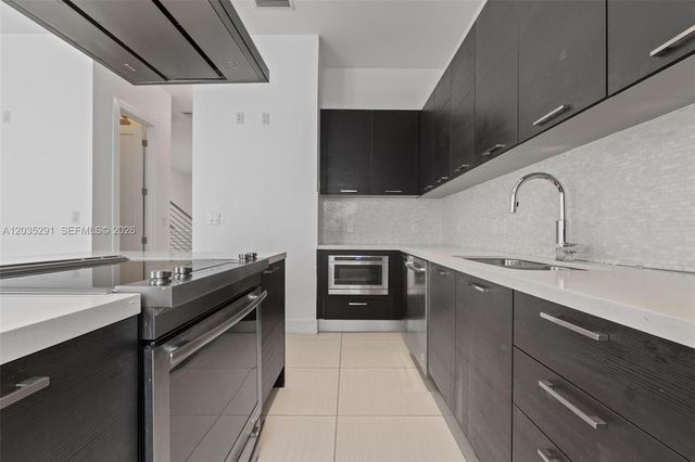 9161 NW 33rd St, Doral, FL 33172