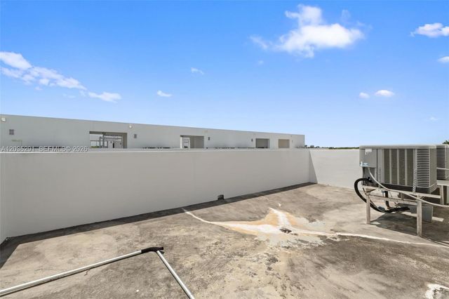 9161 NW 33rd St, Doral, FL 33172