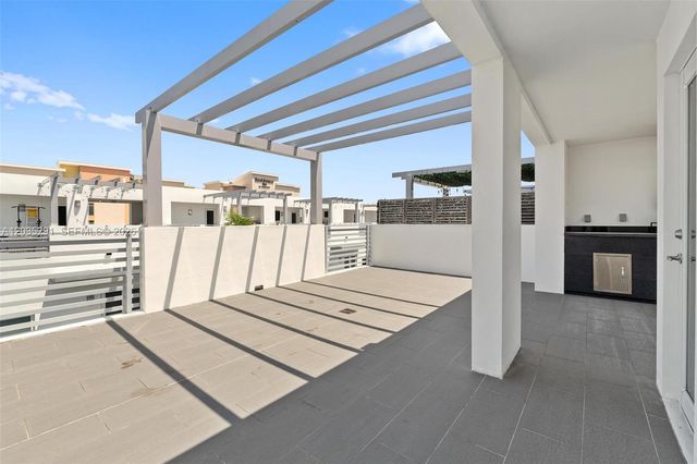 9161 NW 33rd St, Doral, FL 33172