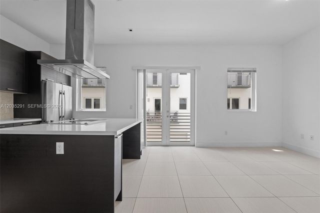 9161 NW 33rd St, Doral, FL 33172