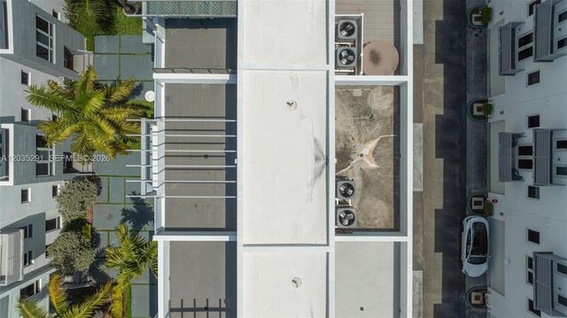 9161 NW 33rd St, Doral, FL 33172