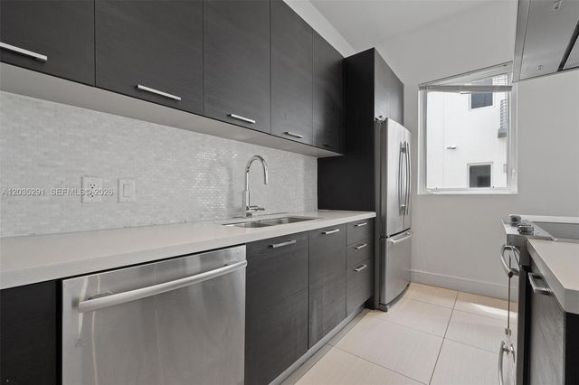 9161 NW 33rd St, Doral, FL 33172