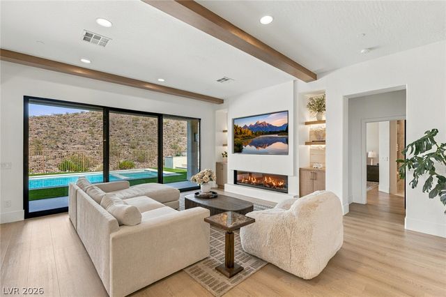 40 Stonemark Drive, Henderson, NV 89052
