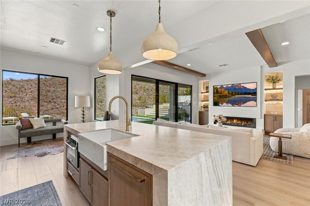 40 Stonemark Drive, Henderson, NV 89052