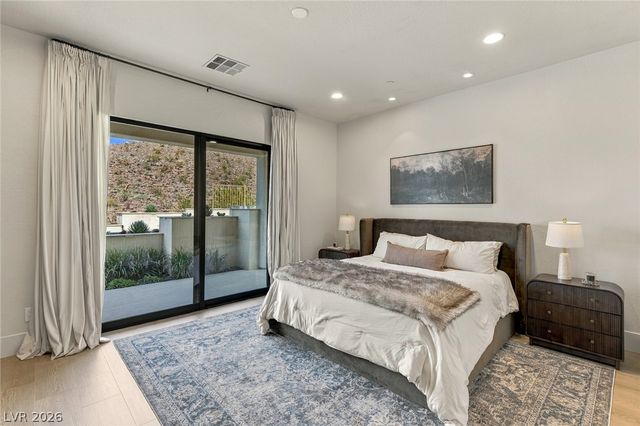 40 Stonemark Drive, Henderson, NV 89052