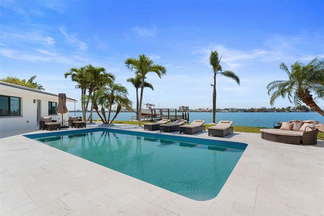 11050 7TH STREET E, Treasure Island, FL 33706