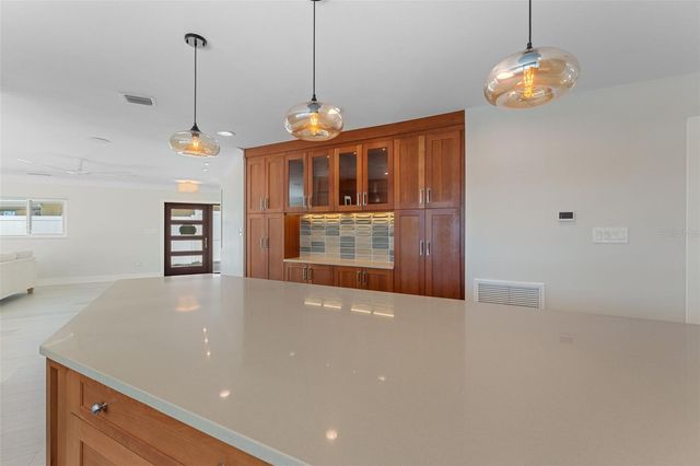 11050 7TH STREET E, Treasure Island, FL 33706