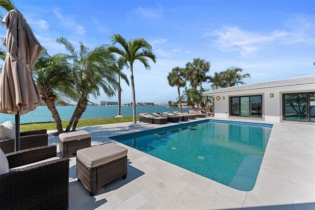 11050 7TH STREET E, Treasure Island, FL 33706