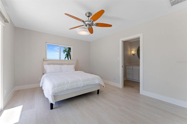 11050 7TH STREET E, Treasure Island, FL 33706