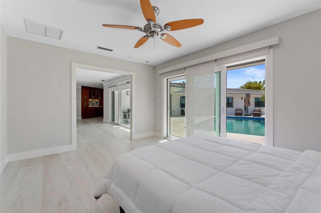 11050 7TH STREET E, Treasure Island, FL 33706