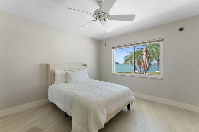 11050 7TH STREET E, Treasure Island, FL 33706