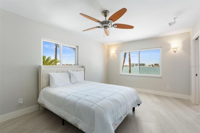 11050 7TH STREET E, Treasure Island, FL 33706