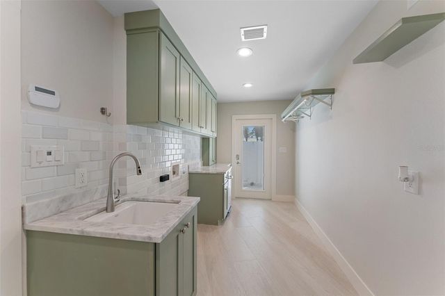 11050 7TH STREET E, Treasure Island, FL 33706